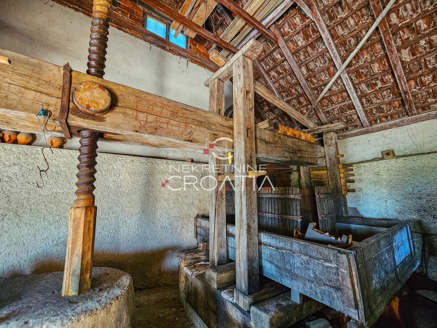 autohtono imanje sa 3.5 ha zemljišta, 2 m od slovenske granice! - slika 26