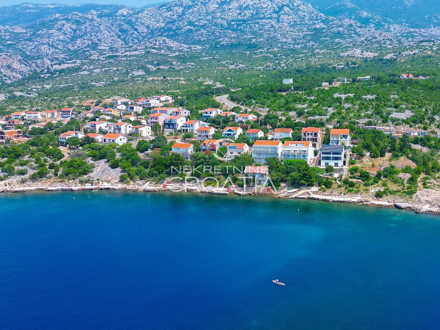 ekskluzivno: 9 apartmana 10 m od mora (1. red) - slika 29
