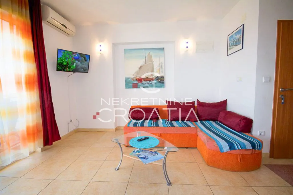 trogir, seget: kuća sa 6 apartmana! - slika 19