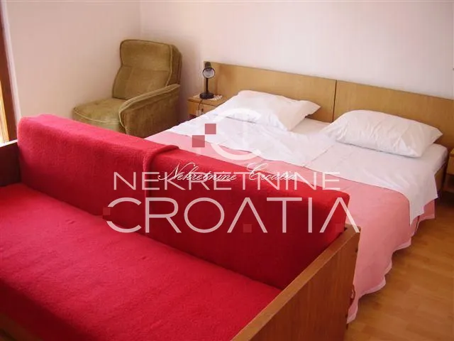 kuća sa 6 apartmana!. - slika 10