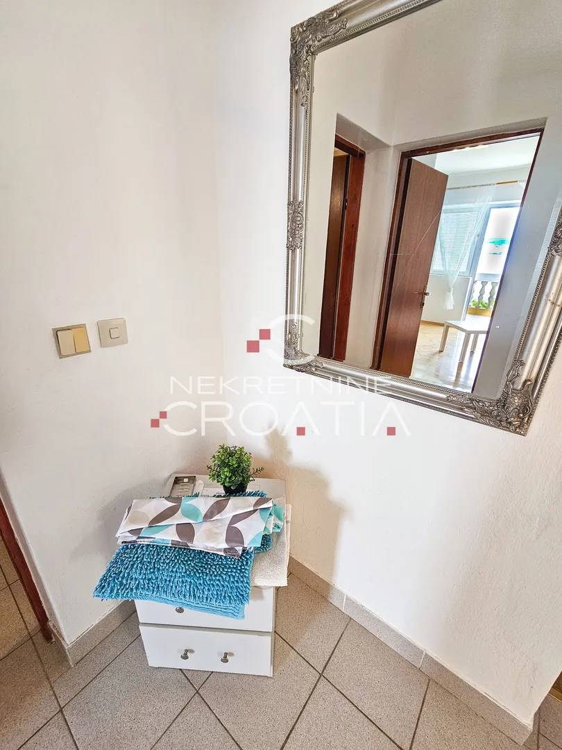 prizna: 1. red do mora, 3 apartmana! - slika 10