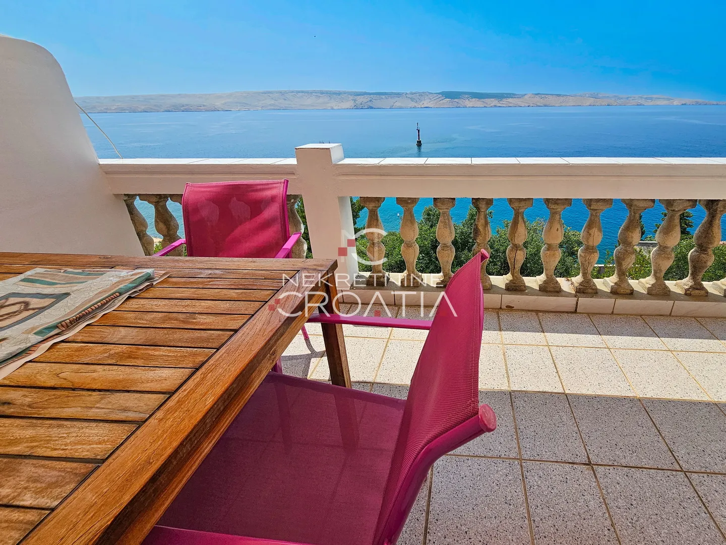 prizna: 1. red do mora, 3 apartmana! - slika 14