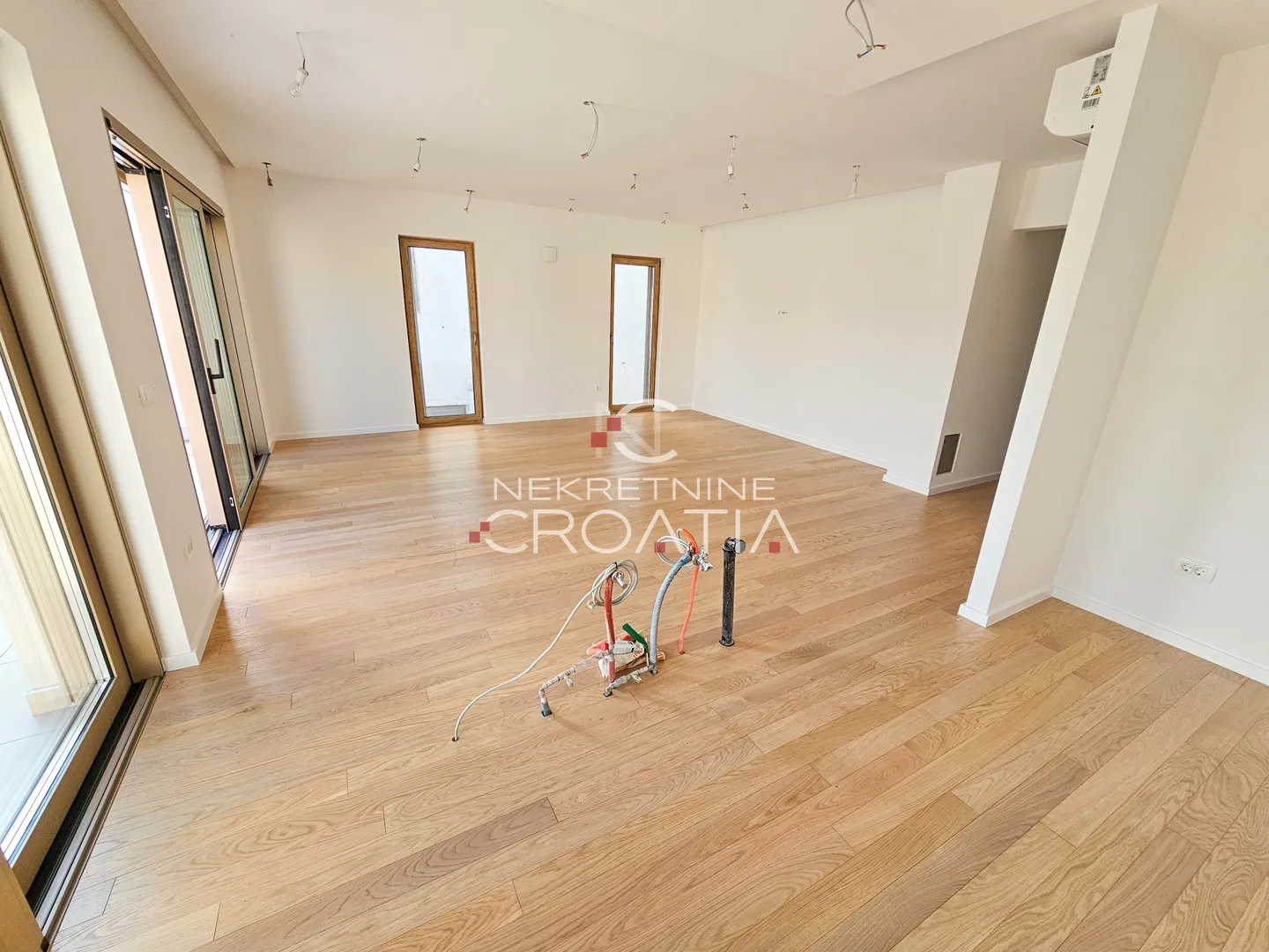 barokna jezgra, penthouse u novogradnji, 2.471€/m2 - slika 8