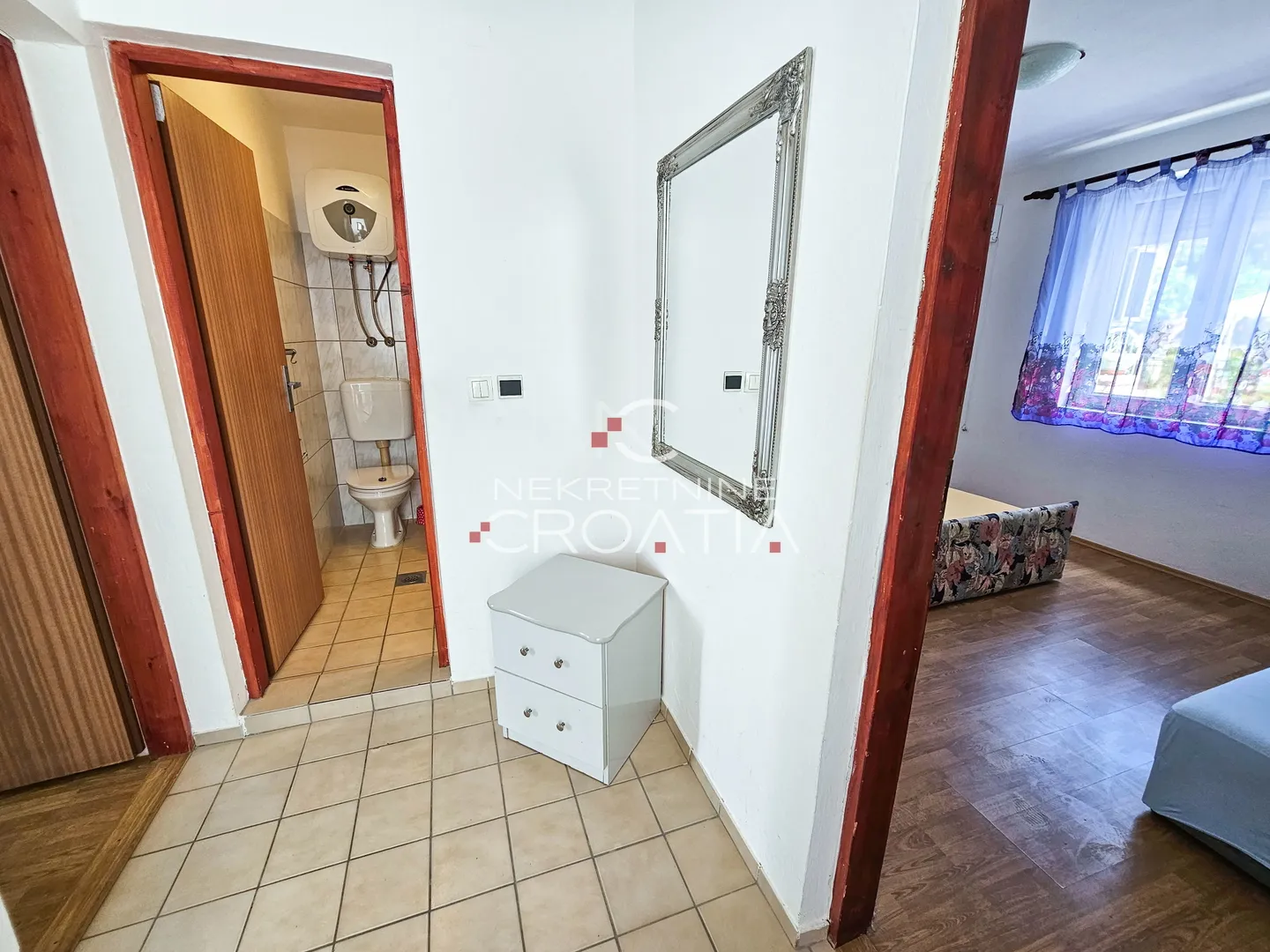 prizna: 1. red do mora, 3 apartmana! - slika 9