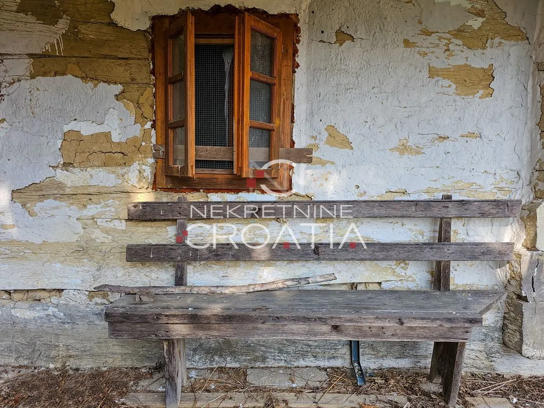 'dve hiže 300 let stare, z gruntom' - slika 9