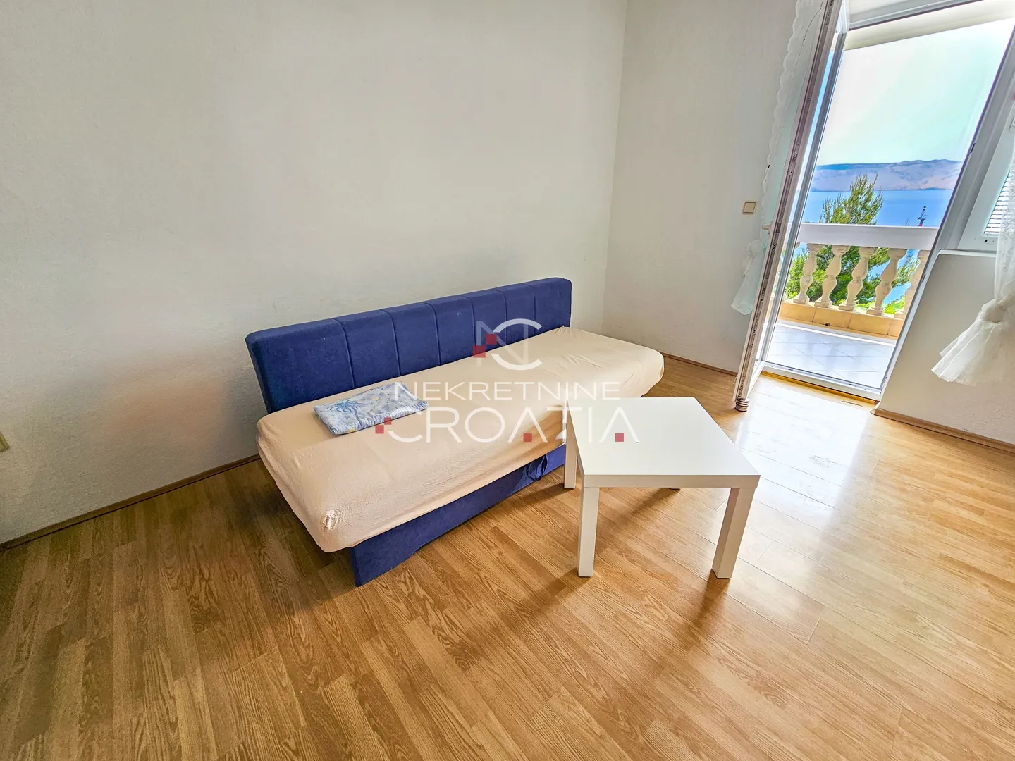 prizna: 1. red do mora, 3 apartmana! - slika 9