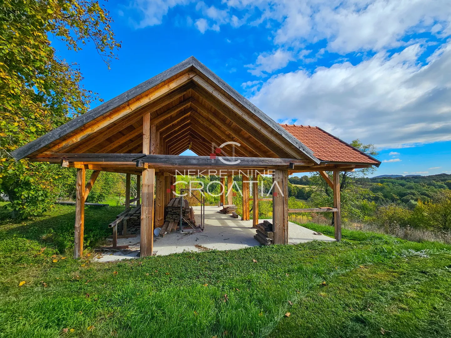 4,5 ha zemljišta + kuća - slika 8