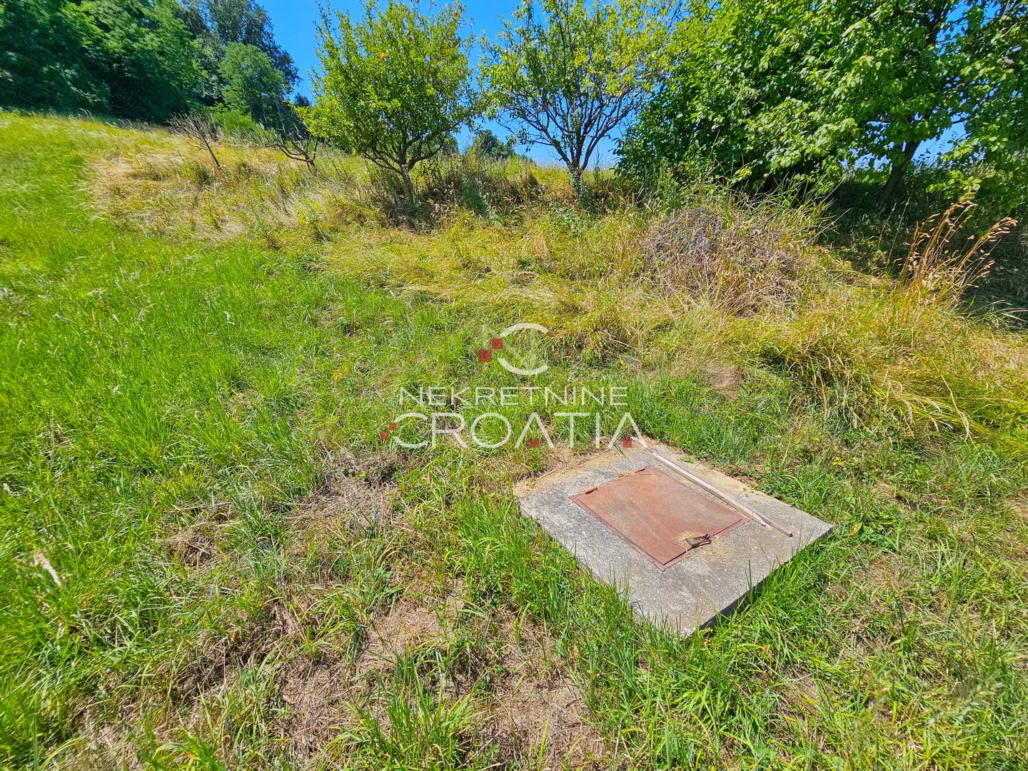 ivanec: 16 €/m2, priključak vode, 600 m od centra! - slika 7