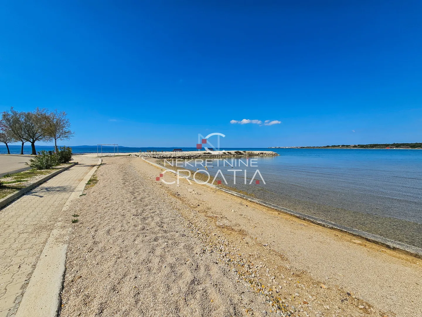 zaton: 2sp sobe, 2 spremišta, 2 terase i dvorište, 100 m od plaže! - slika 27
