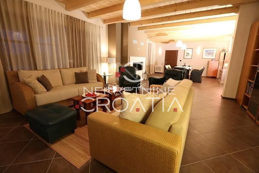 luksuzna istarska vila sa bazenom - slika 10
