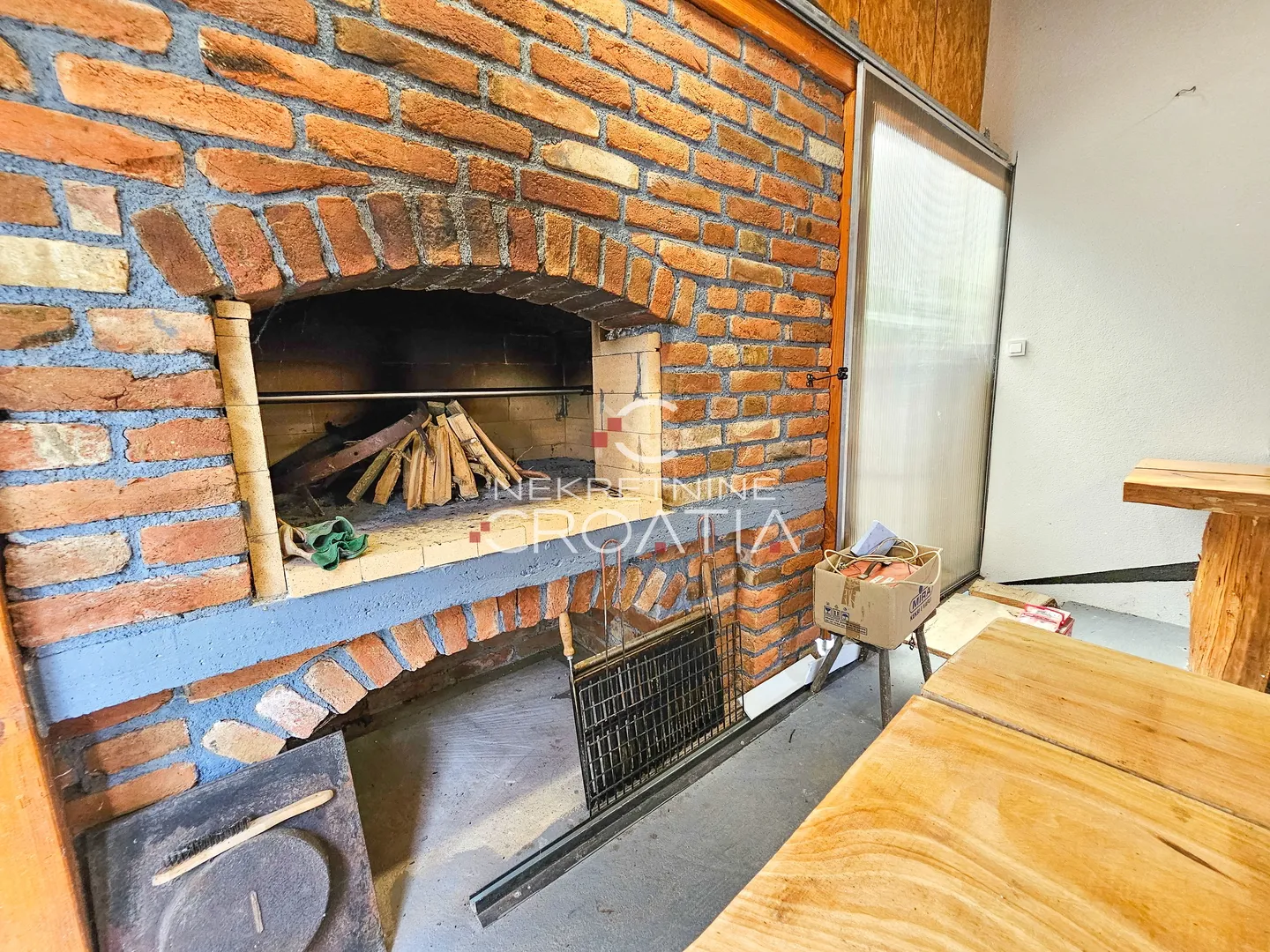 novouređena kuća i 28.398 m2 zemljišta! - slika 15