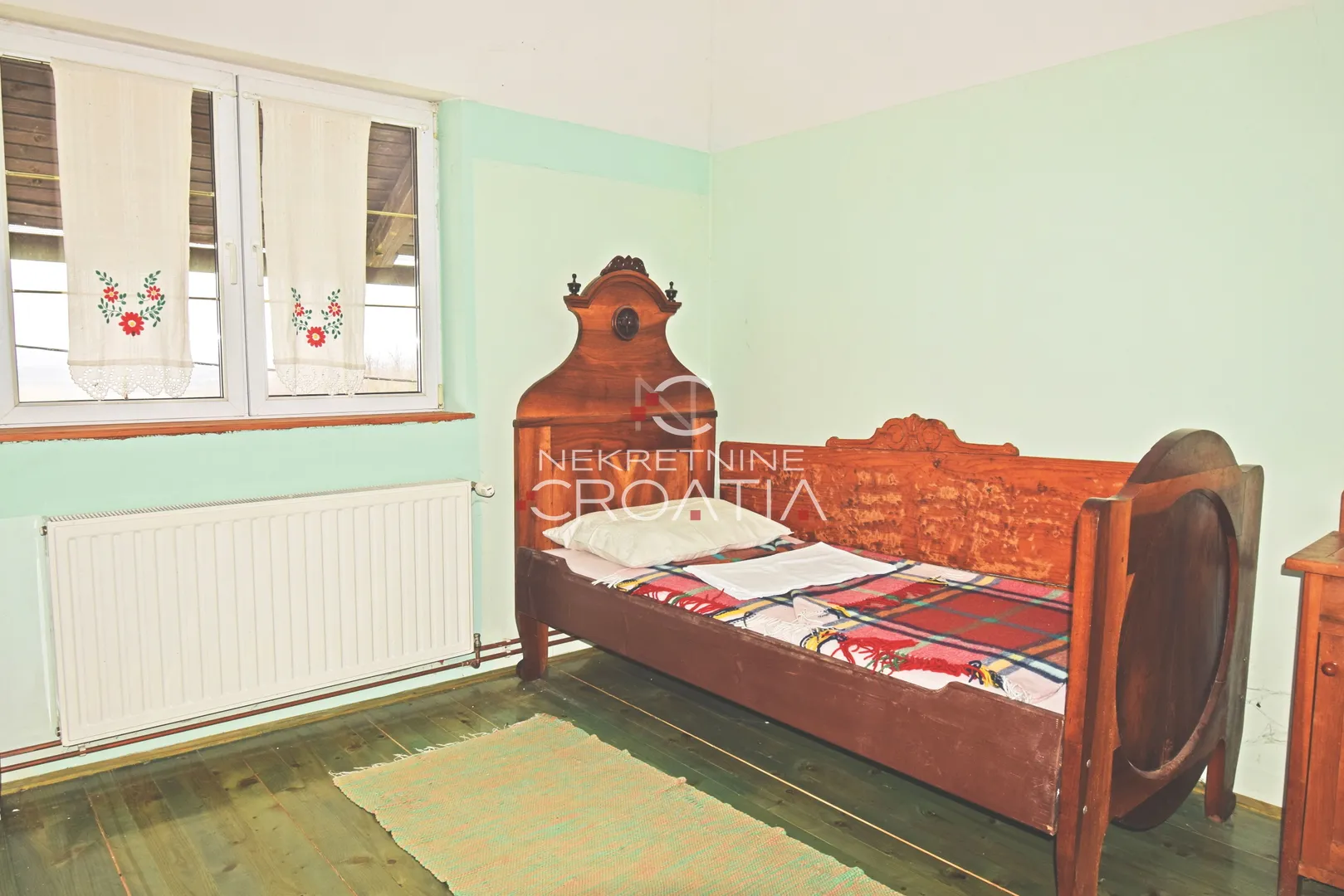 uhodan turistički objekt - slika 28