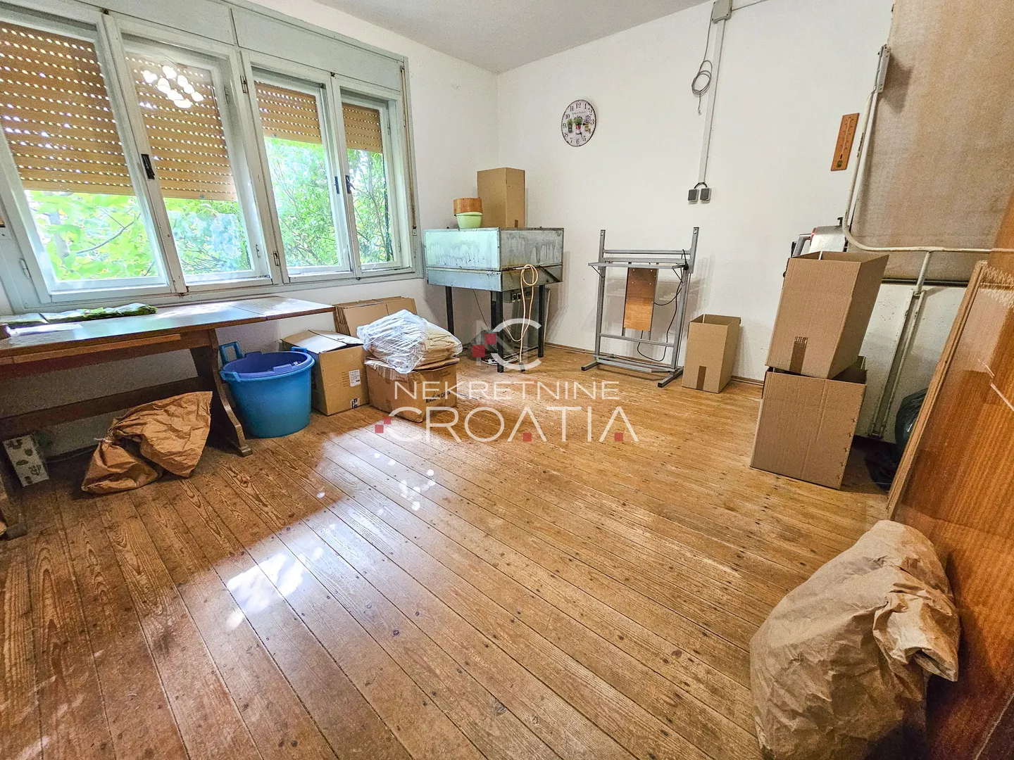 4,5 ha zemljišta + kuća - slika 21