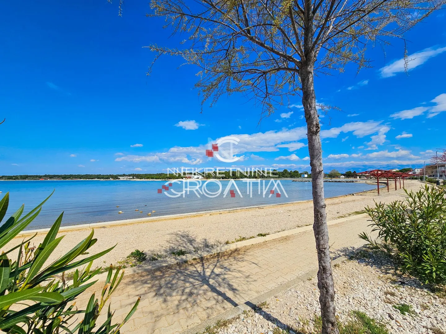 zaton, 100 m od plaže: 2sp sobe, 2 spremišta, 2 terase i dvorište! - slika 26