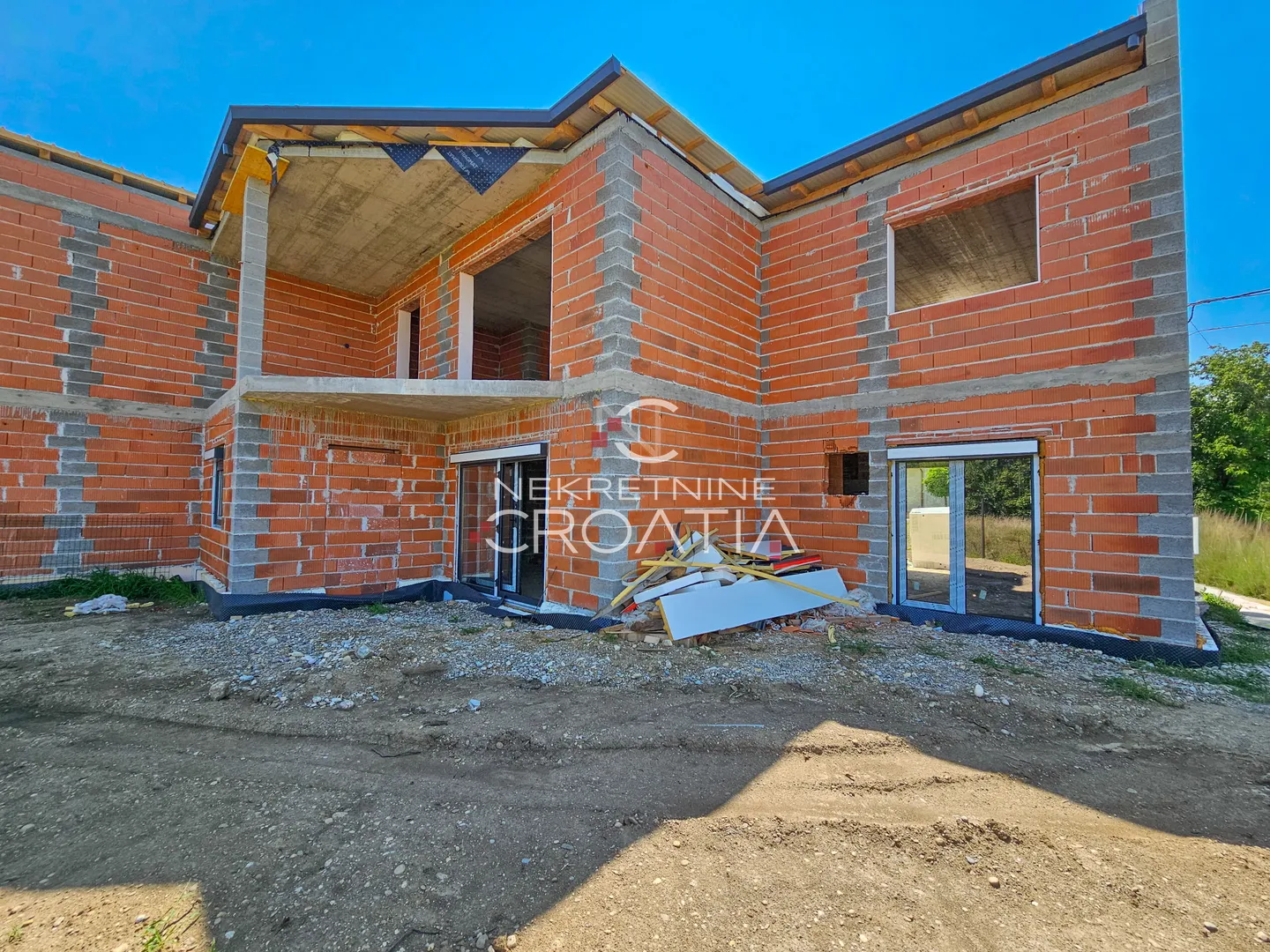 prilika, novogradnja, stan sa dvorištem - slika 13