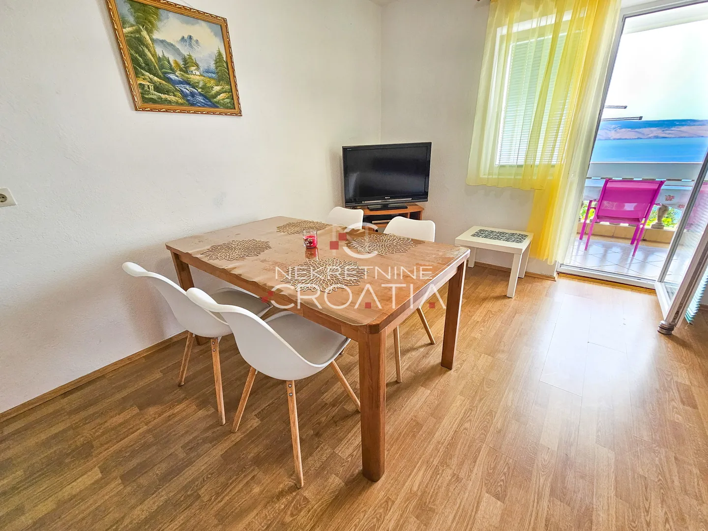 prizna: 1. red do mora, 3 apartmana! - slika 15