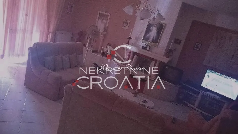 poreč: vila u i. zoni - slika 9