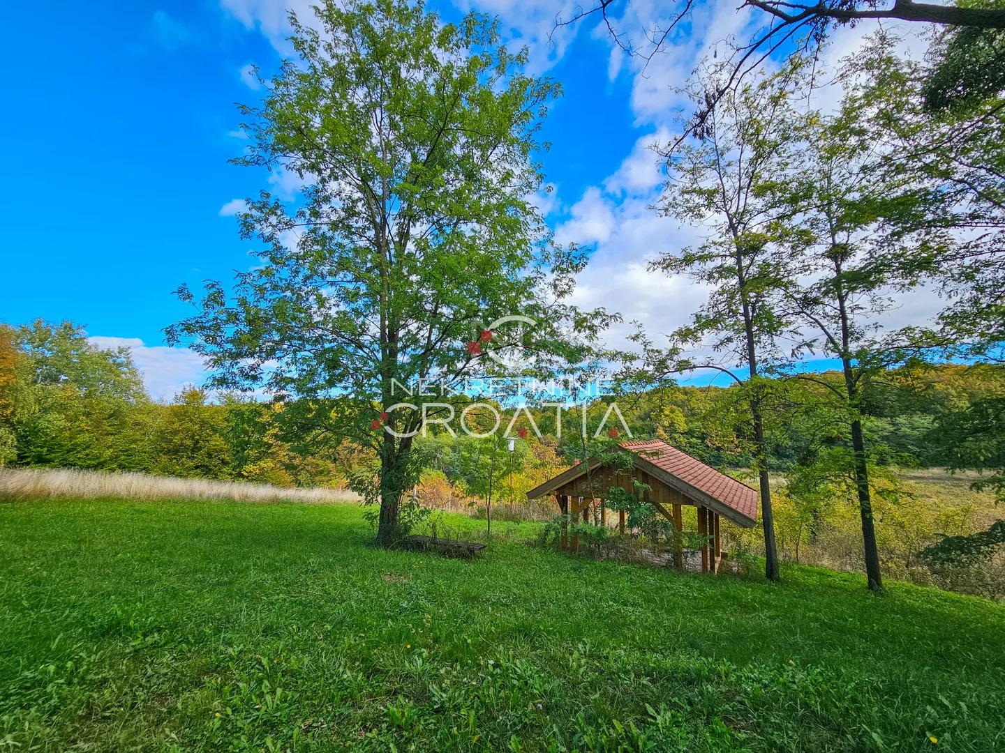 4,5 ha zemljišta + kuća - slika 12