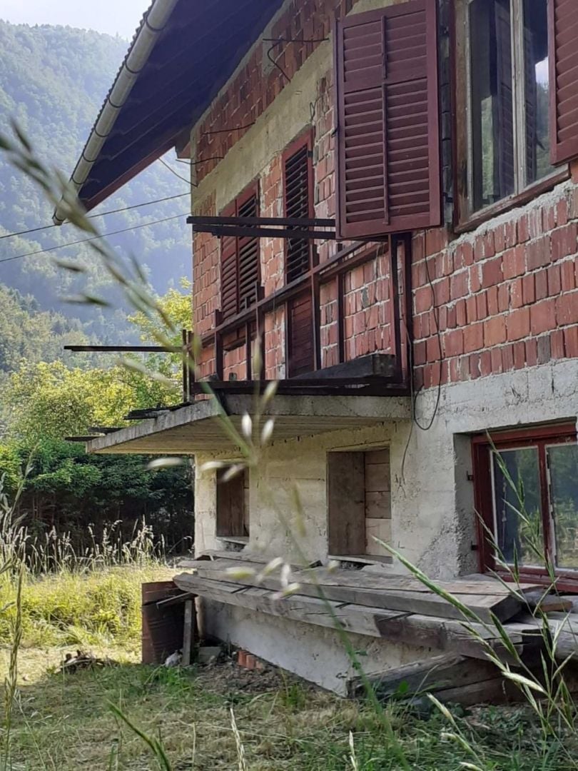 gorski kotar, kupska dolina, kuća sa gospodarskim objektom i zemljištem od 2385 m2 - slika 4