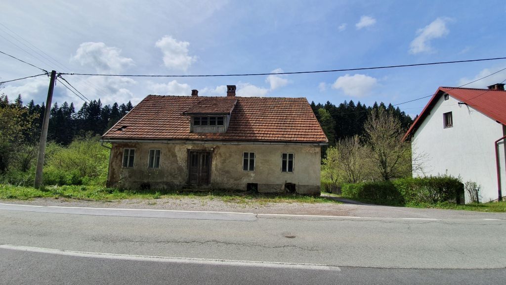 gorski kotar, starija kuća sa okućnicom do potoka - slika 2