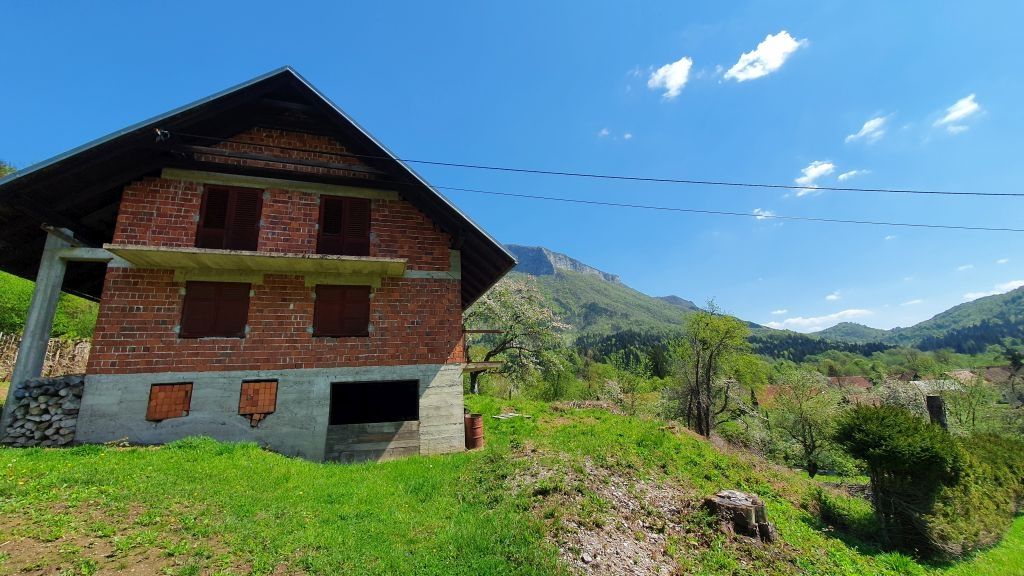 gorski kotar, kupska dolina, kuća sa gospodarskim objektom i zemljištem od 2385 m2 - slika 2