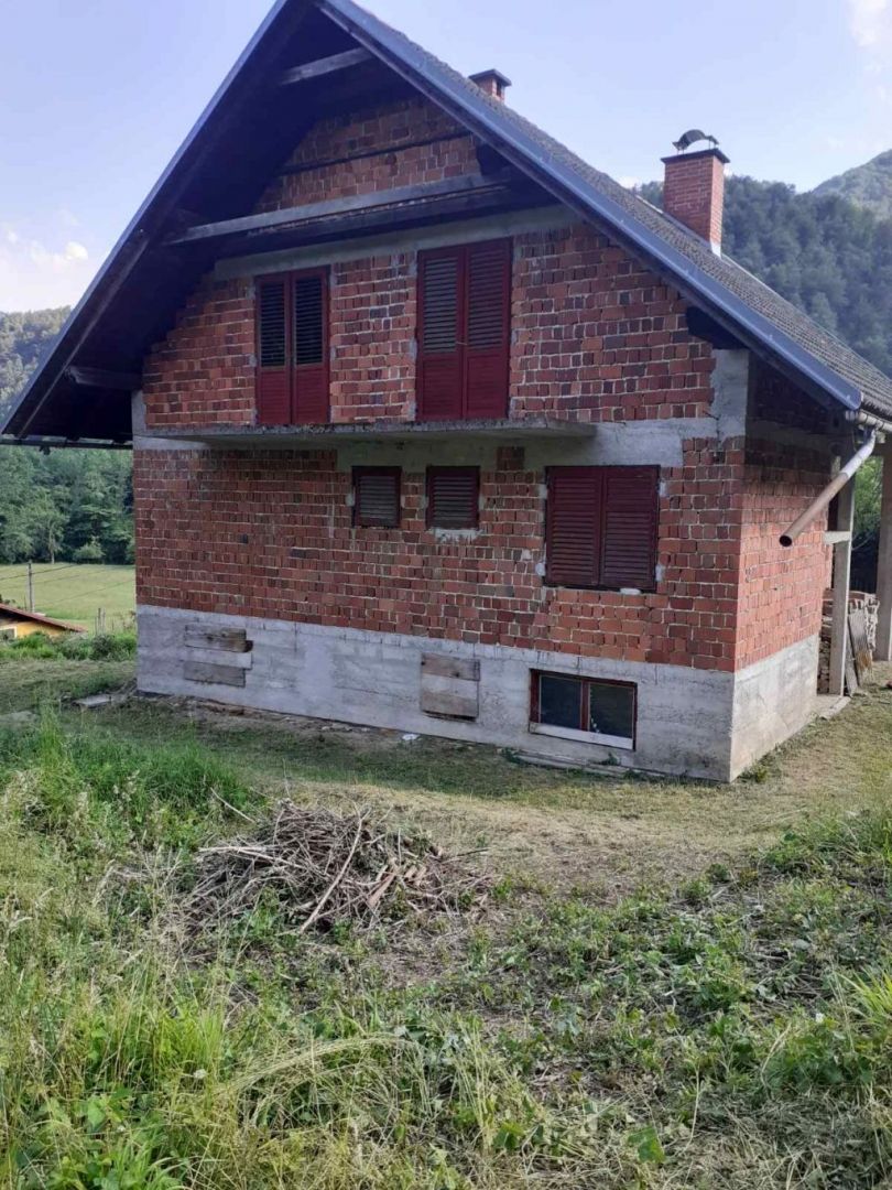 gorski kotar, kupska dolina, kuća sa gospodarskim objektom i zemljištem od 2385 m2 - slika 5