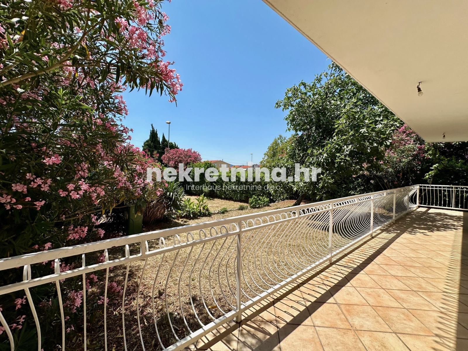 prodaja - kuća: sveti filip i jakov, 330.00 m2 (prodaja) - slika 3