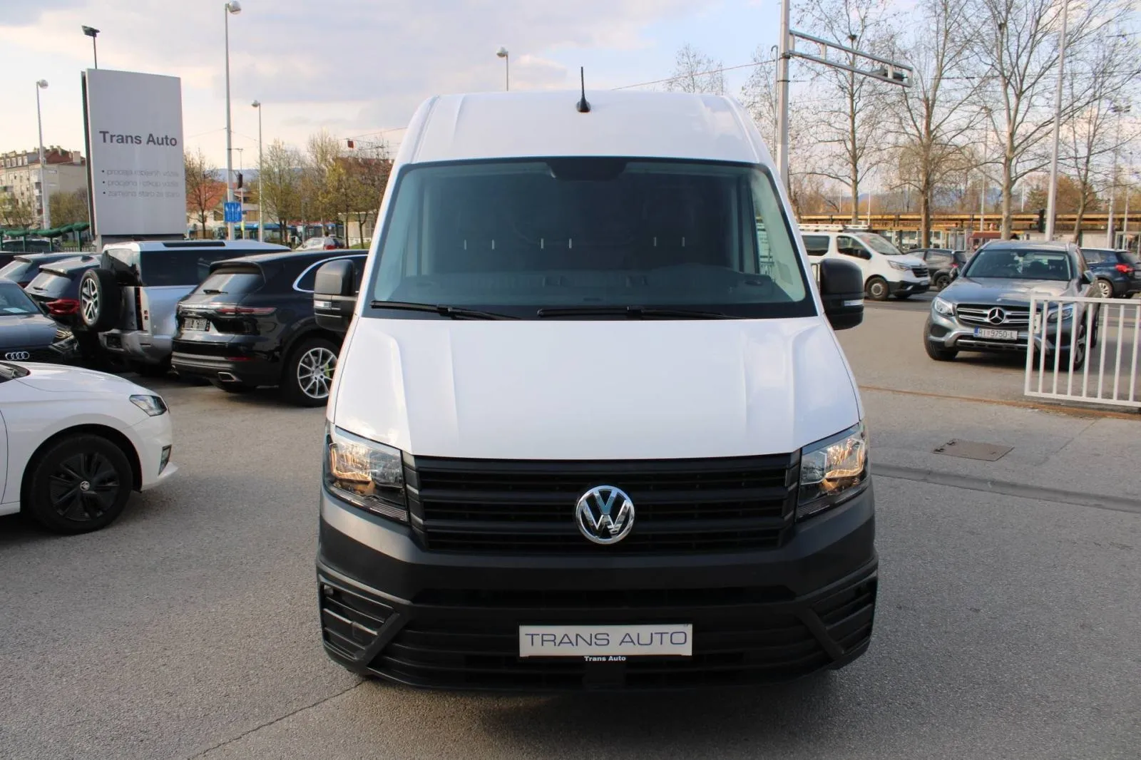 vw crafter 2.0 tdi l3h3 140ks *kamera*, 2023 god. - slika 2