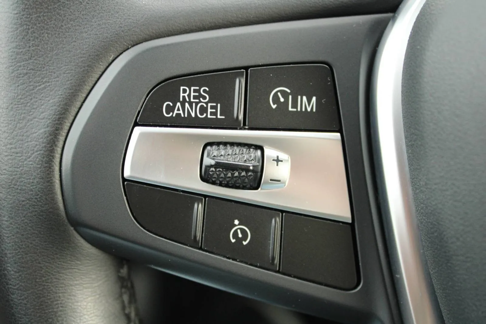 bmw x3 xdrive 20d automatik luxury line *led, navigacija, kamera* - slika 9