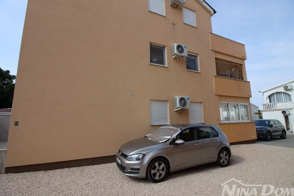 apartman na prvom katu s pripadajućom okućnicom. - slika 14
