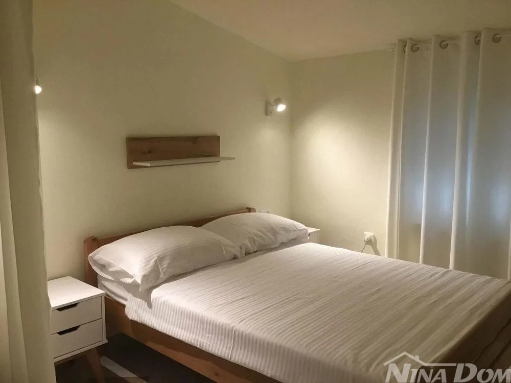 apartmanska kuća s 4 apartmana i građevinskom parcelom 60 met.do mora. - slika 9