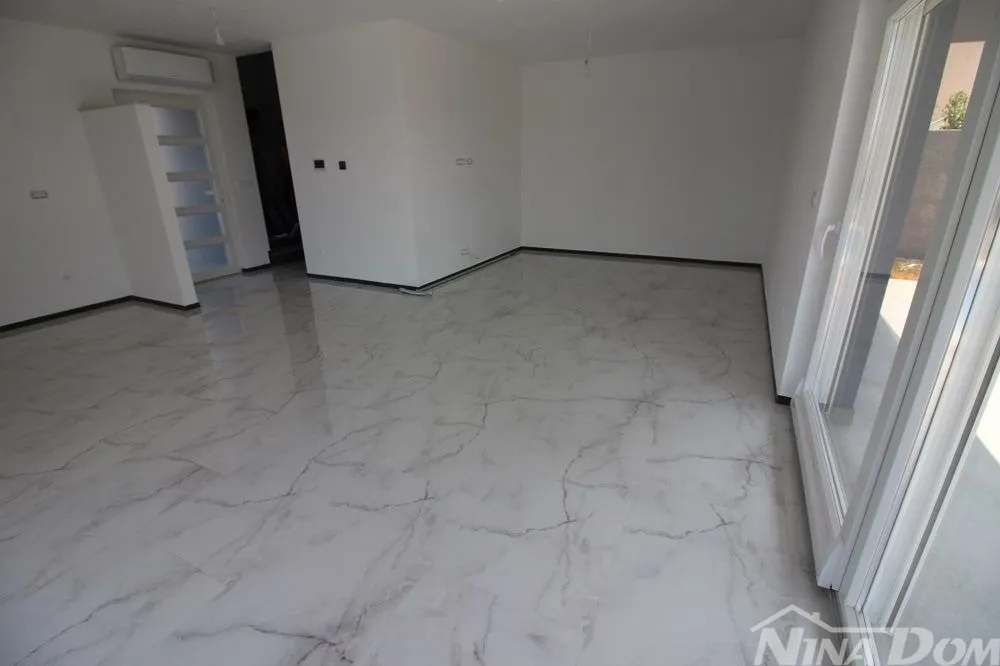 novogradnja , villa s bazenom - slika 7