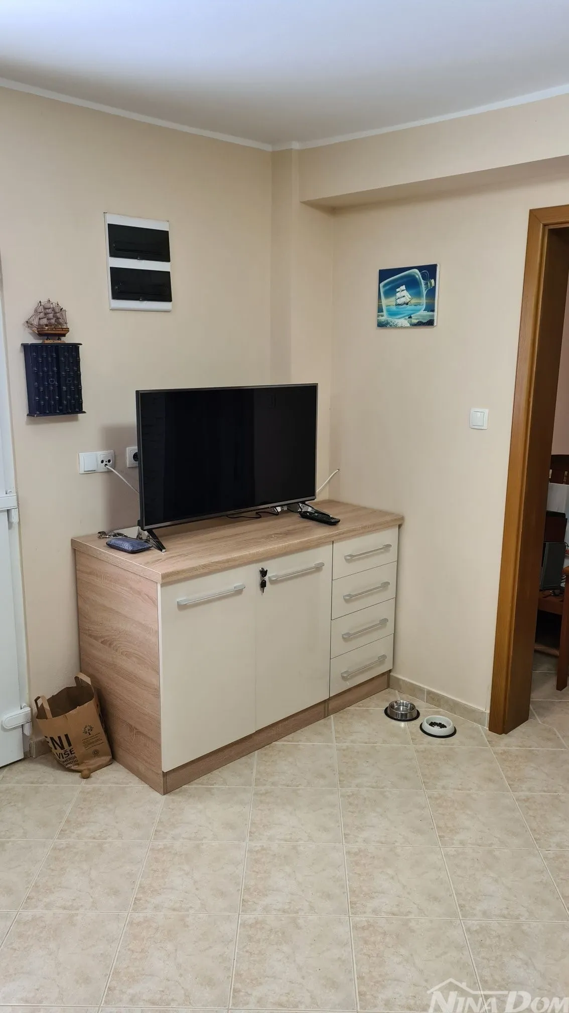 južna strana otoka vira 300 metara od plaže jadro - slika 18