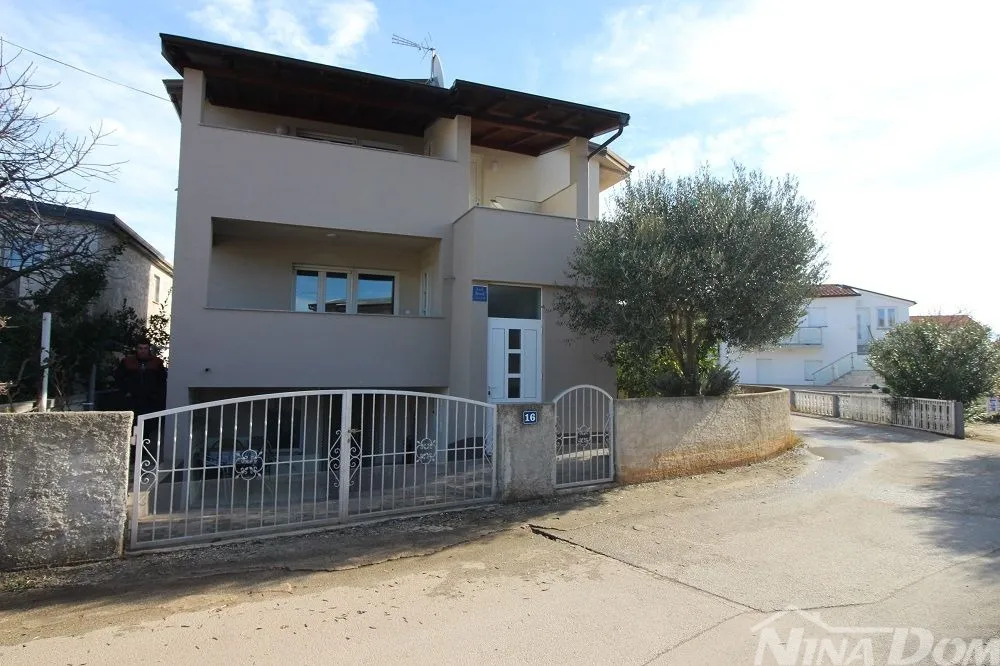 nekretnina s 5 stambenih jedinica 800 met do jadro plaže - slika 2