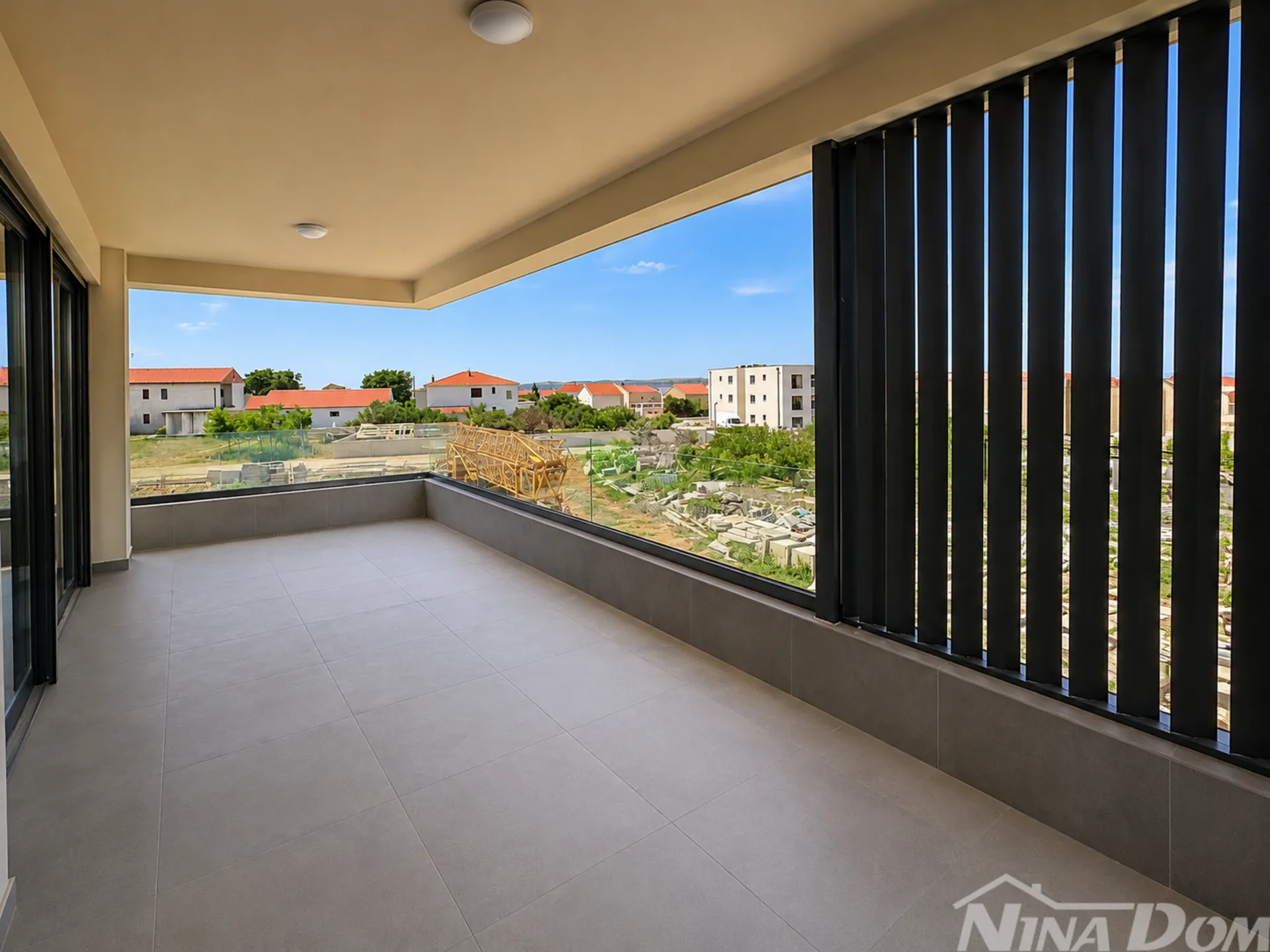 hrvatska – pag – povljana-prostran apartman u blizini plaže - slika 2