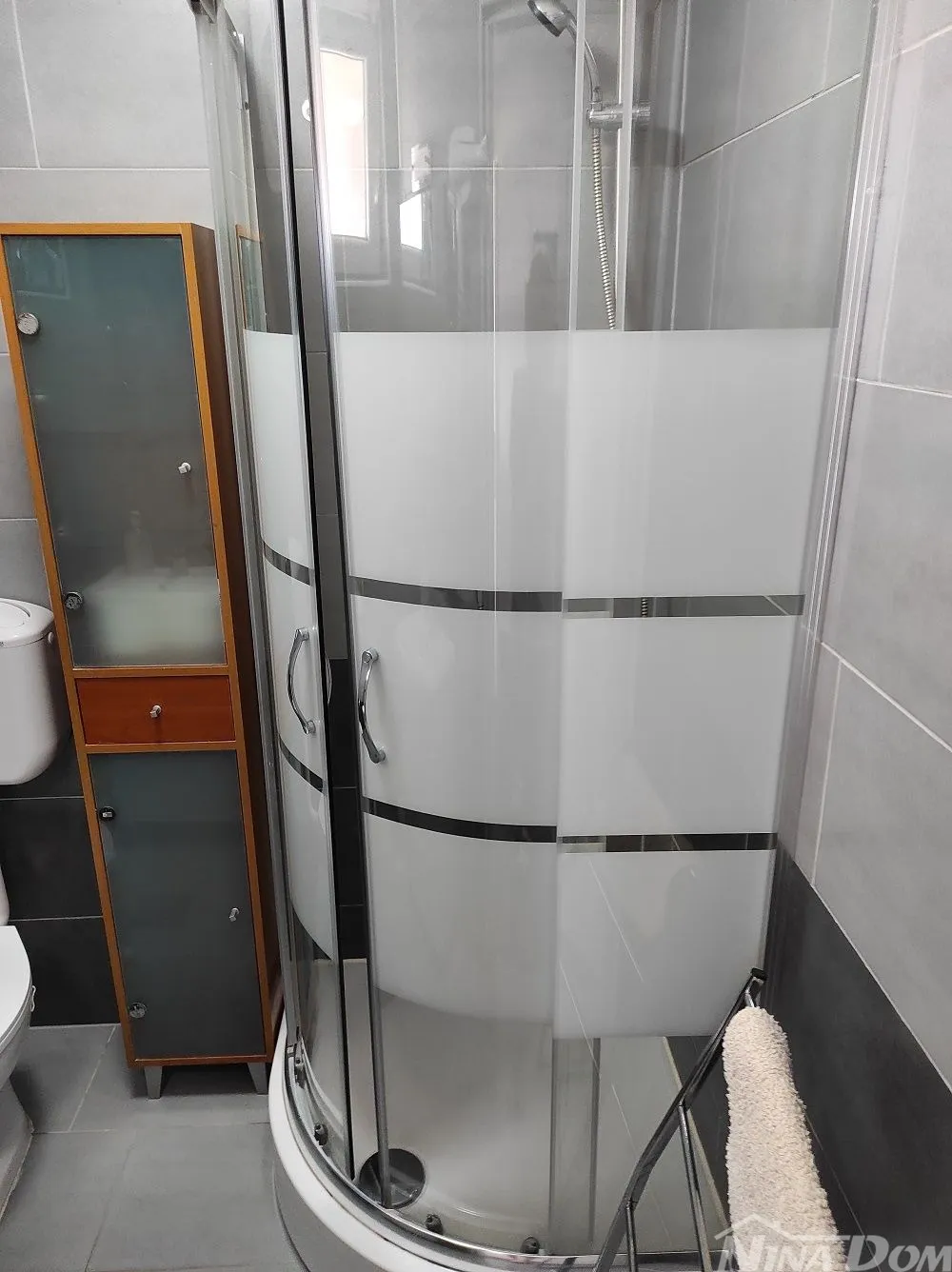 nekretnina s 4 apartmana, krovna terasa s pogledom na more i velebit. - slika 6