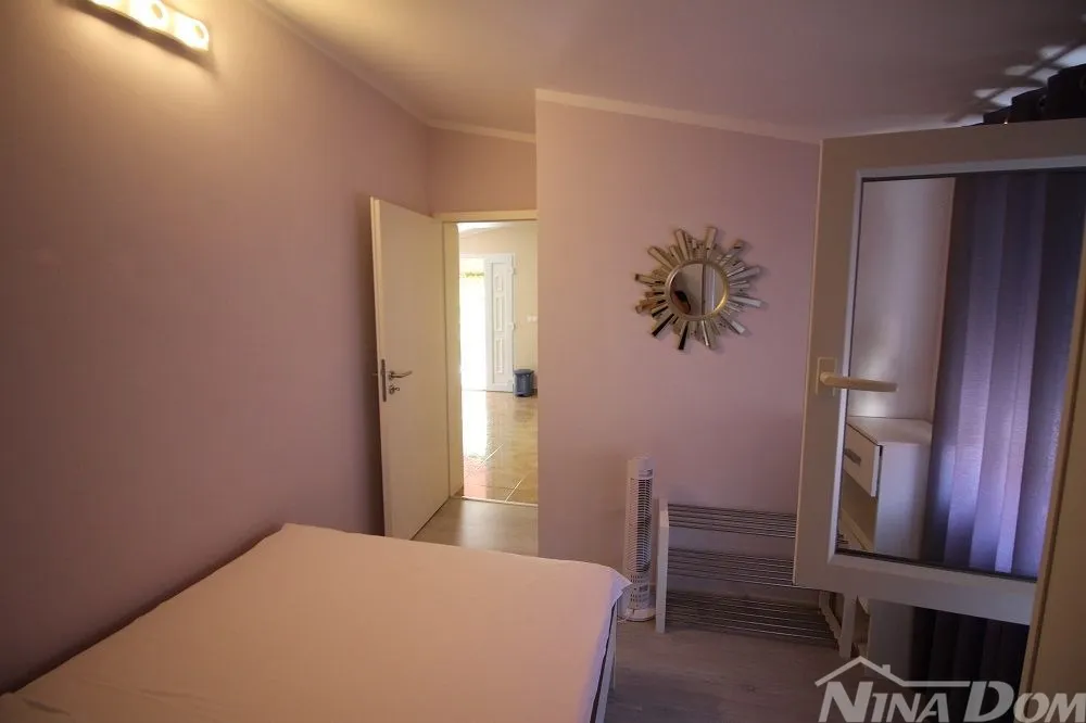 samostojeća kuća južna strana s dva apartmana - slika 21