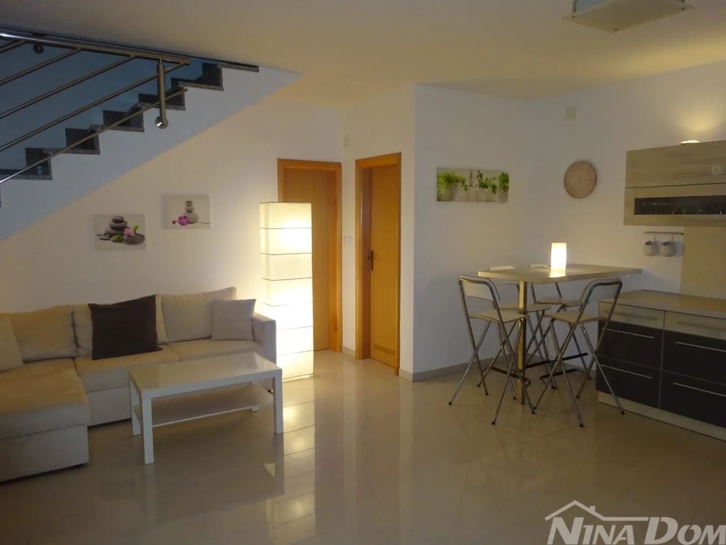 južna strana otoka vira, dvoetažni apartman 150 met. do mora - slika 5