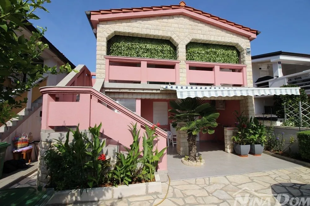 samostojeća kuća južna strana s dva apartmana - slika 4
