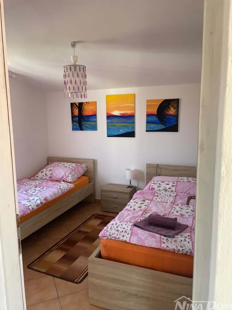 samostojeća kuća s 6 soba – samo 500 m od mora, otok vir! - slika 4