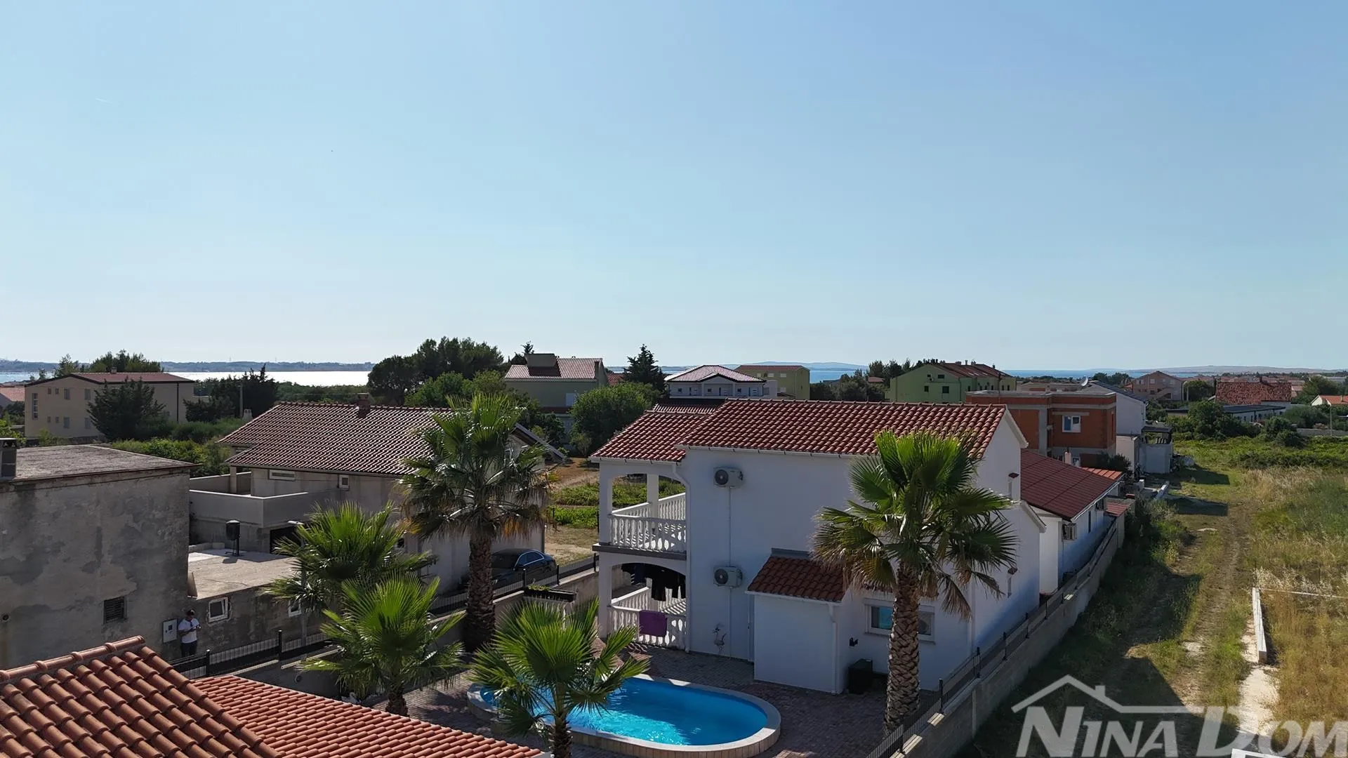 samostojeća kuća s bazenom- vrsi dalmacija - slika 6