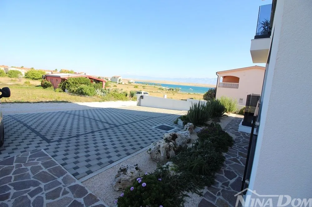 apartmanska kuća 150 metara do mora - slika 23
