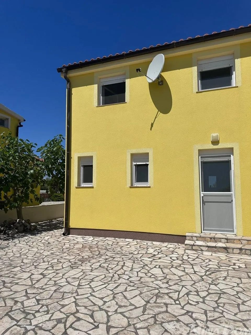 blizina mora i plaže , kuća u nizu s lijepom okućnicom - slika 7