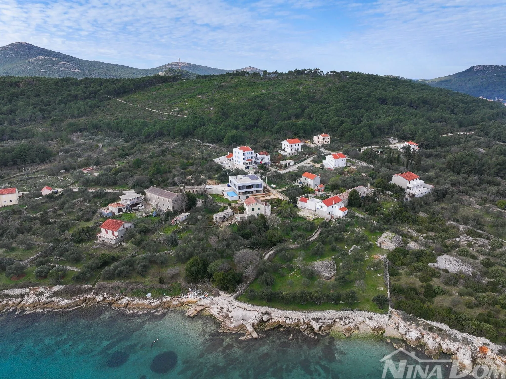 luksuzna vila na mirnoj lokaciji otok ugljan - slika 7