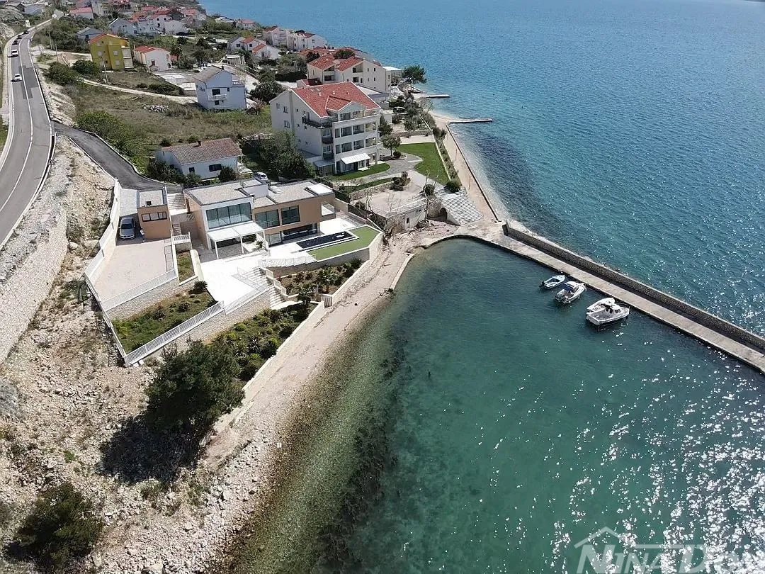 prvi red dizajnerska vila - slika 5