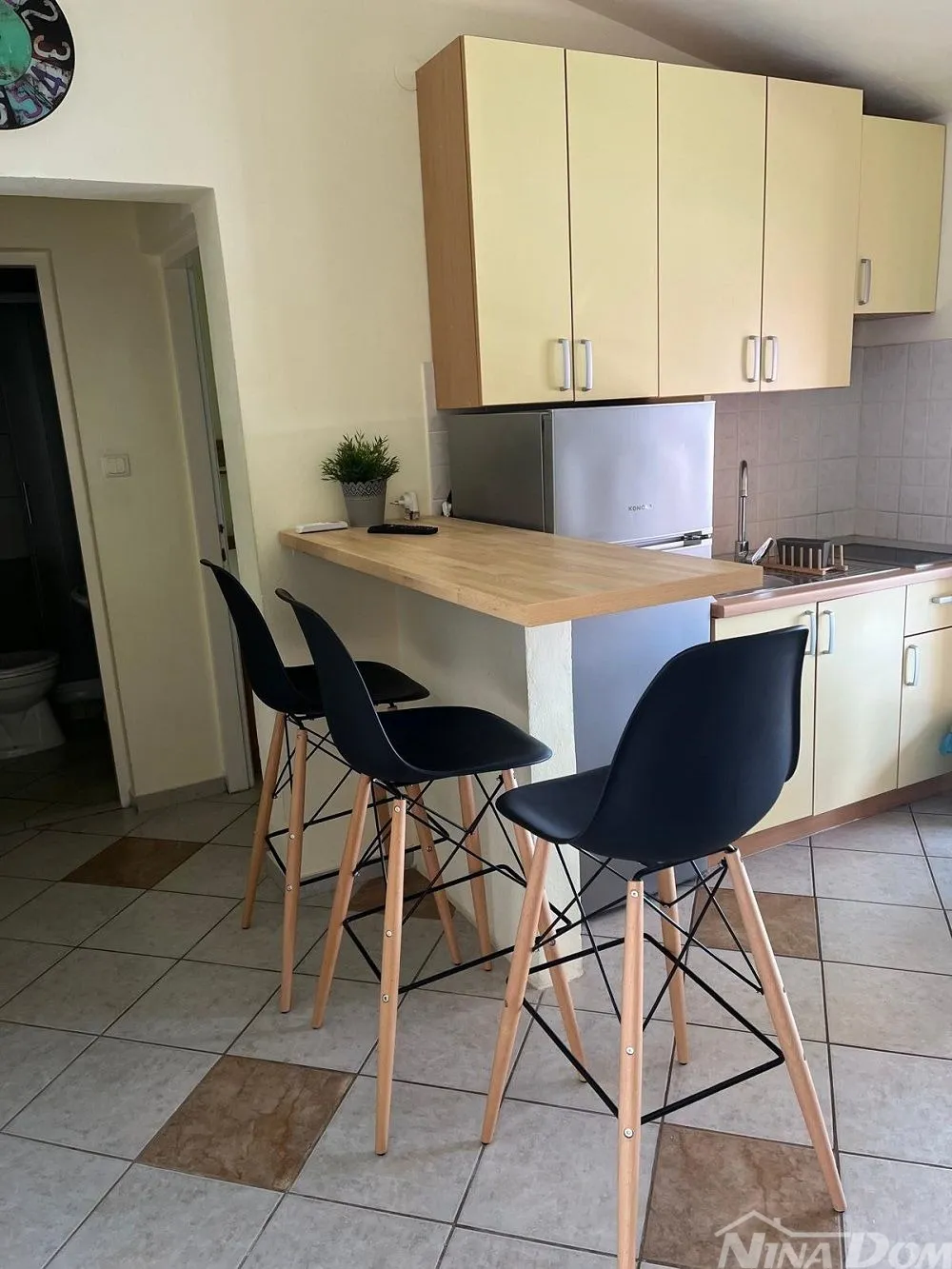 apartmanska kuća s 4 apartmana i građevinskom parcelom 60 met.do mora. - slika 6