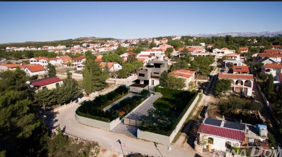 villa u izgradnji - slika 14