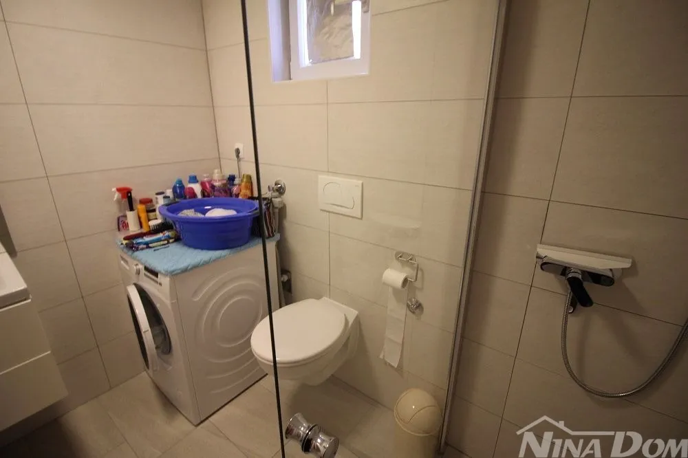 samostojeća kuća južna strana s dva apartmana - slika 30