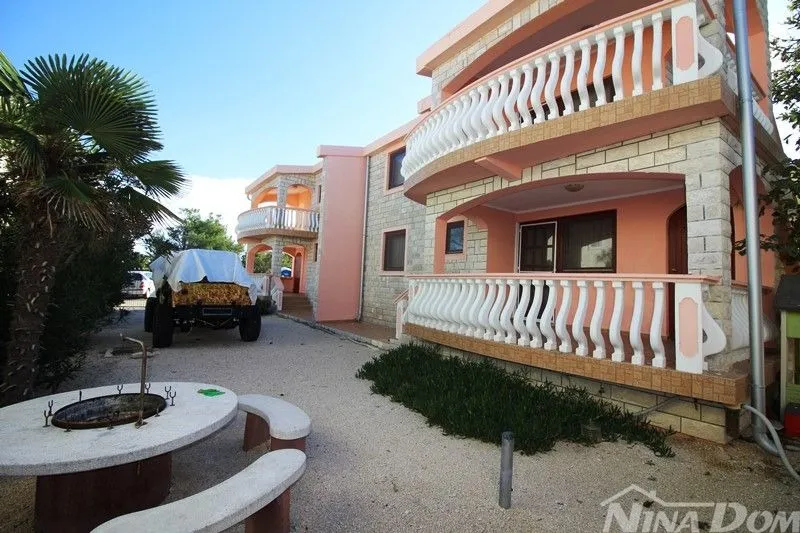 apartmanska kuća 4 stambene jedinice - slika 25