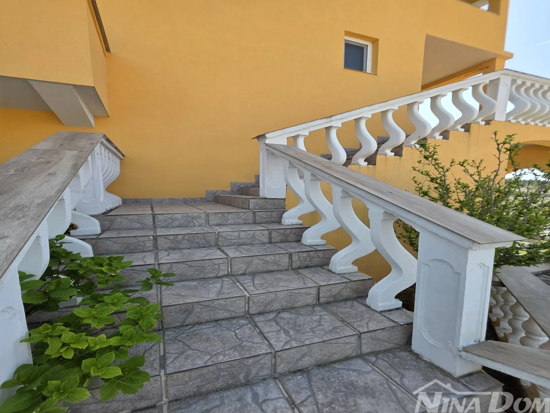 kuća u prvom redu do mora – otvoreni pogled, 8 soba! - slika 5